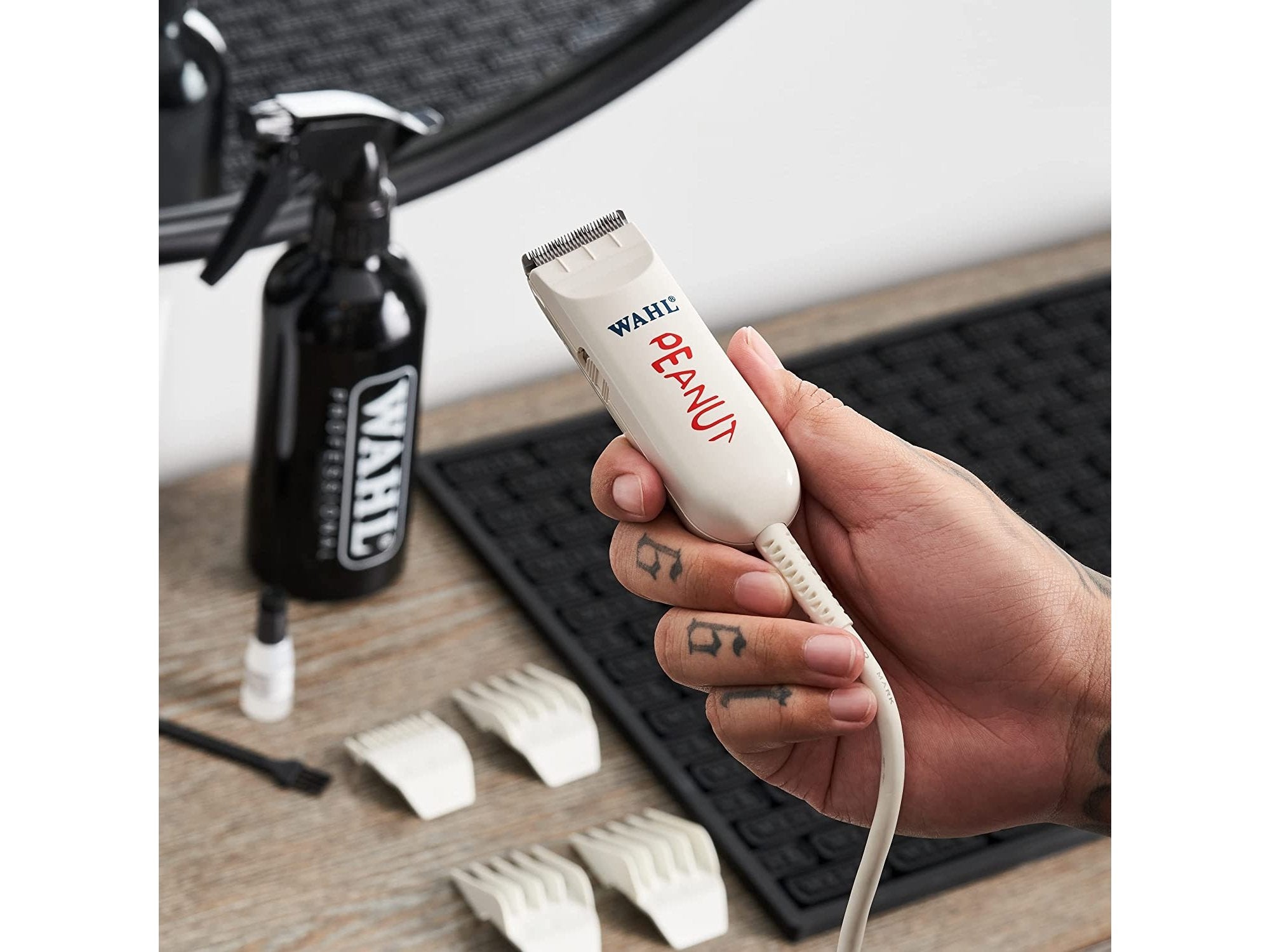 Load image into Gallery viewer, Wahl Classic Peanut Trimmer - White
